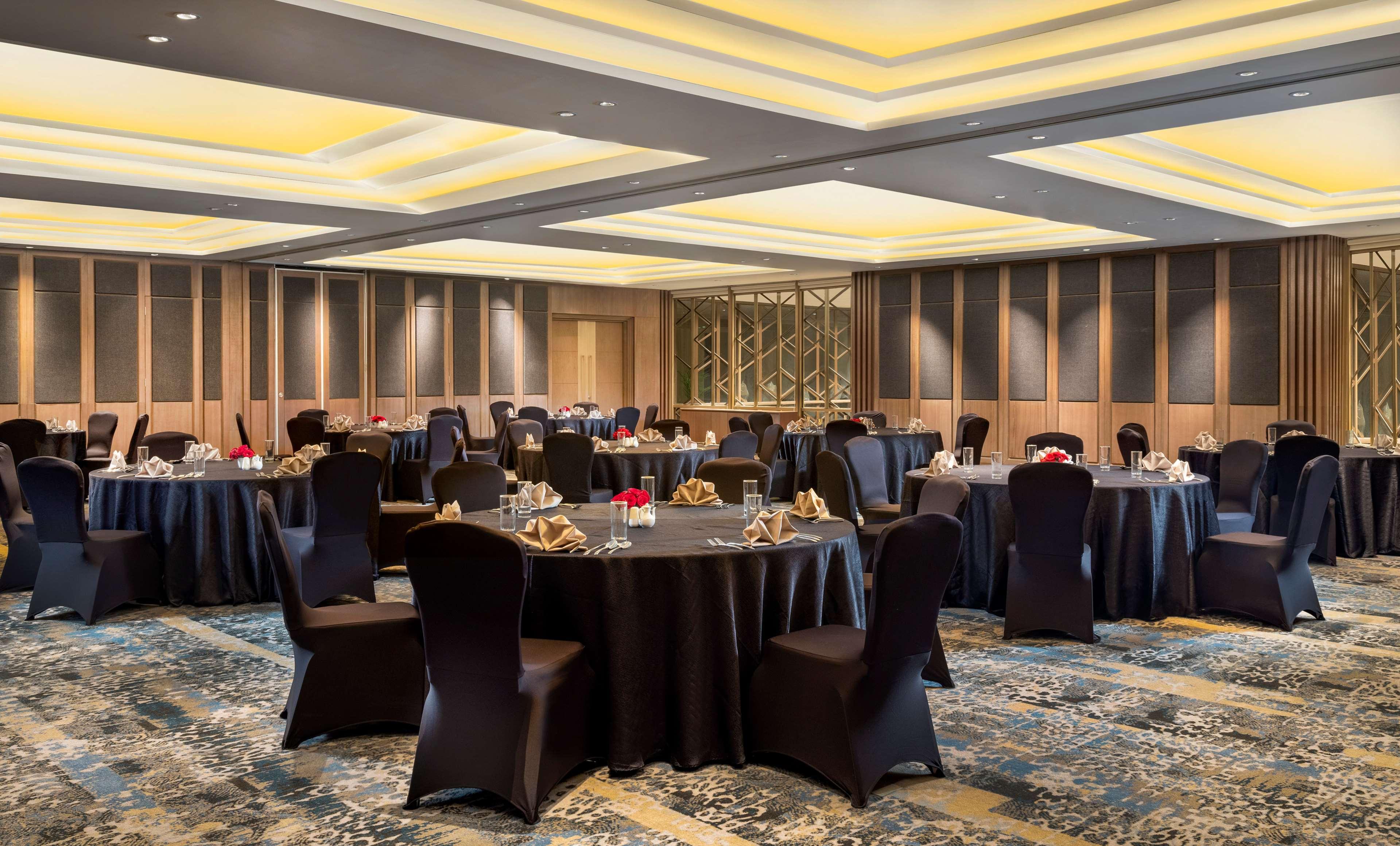 Hotel Doubletree By Hilton Surabaja Zewnętrze zdjęcie