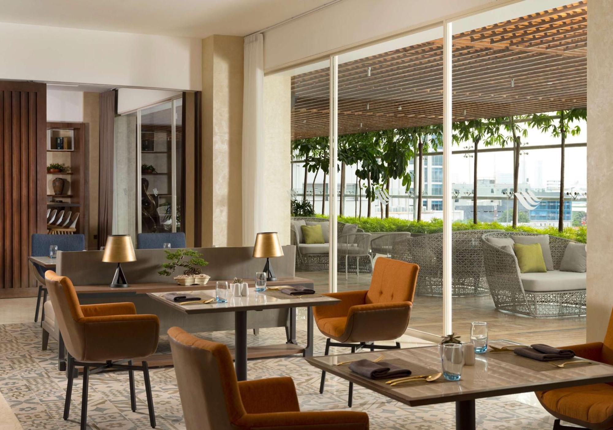 Hotel Doubletree By Hilton Surabaja Zewnętrze zdjęcie